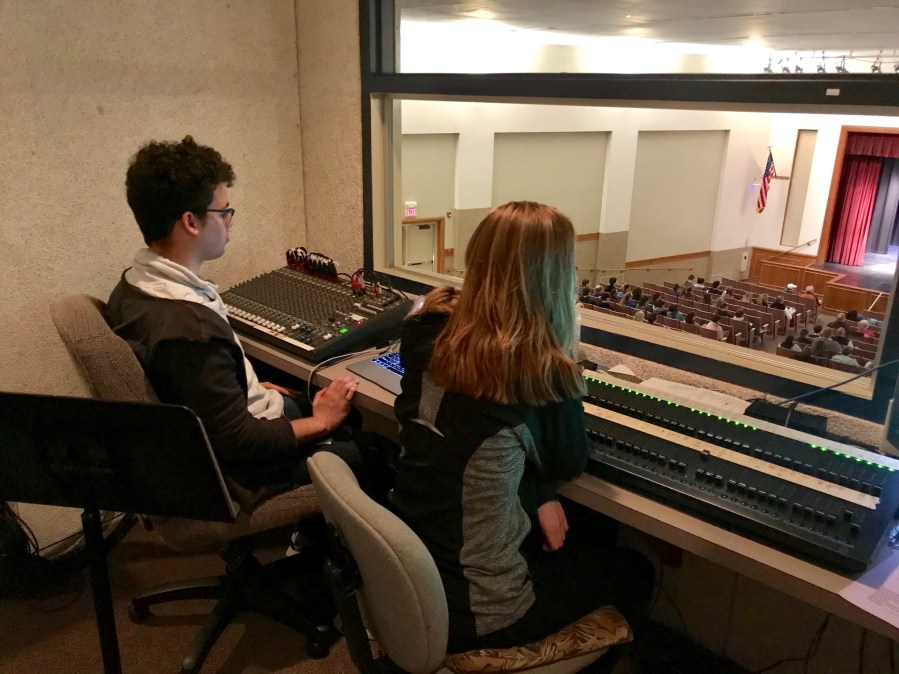 Tech in classroom music1